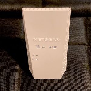 Nighthawk AC1900 Dual Band WiFi Range Extender Model EX6400